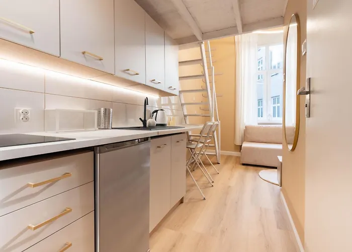 Apartament z Antresolą i Prywatnym Patio